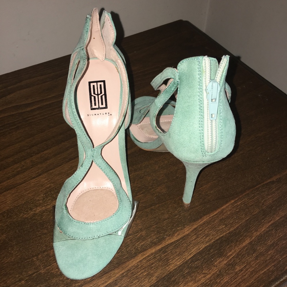 High heel shoes